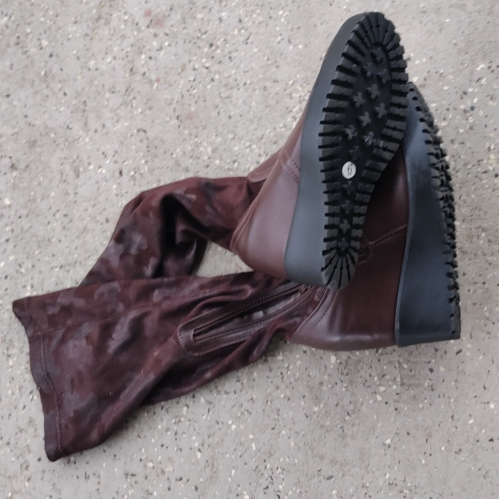 Brown zip boots calf level